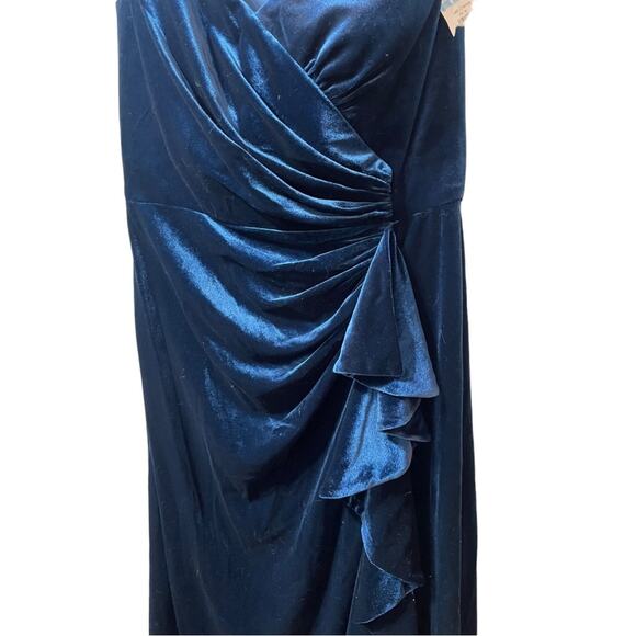 Tadashi Shoji Blue Velvet Off the Shoulder Gown Size XL NWT - Picture 4 of 5